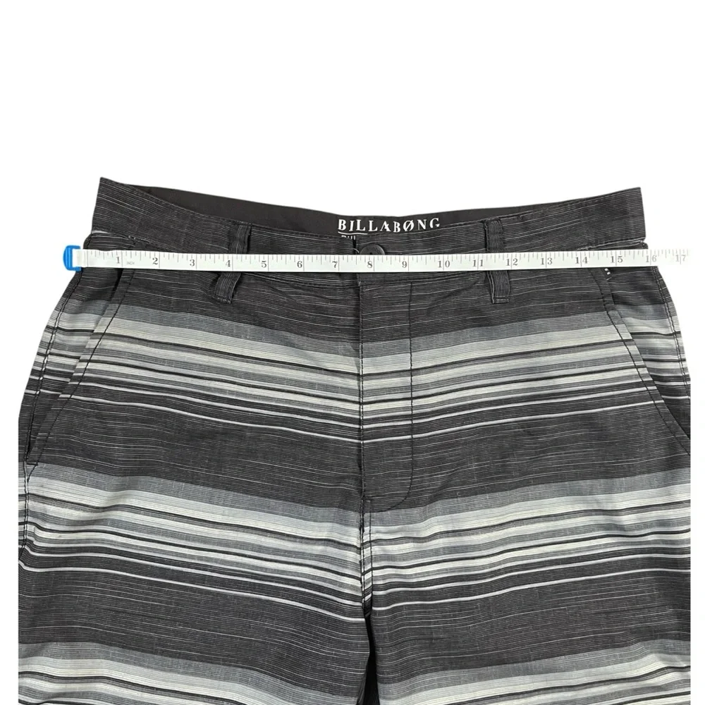 Billabong‎ Platinum X Stretch Black Gray Striped Hybrid Board Shorts Sz 32